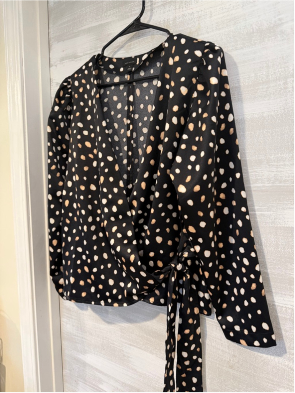Silky animal print and Taylor blouse  - Picture 7 of 12